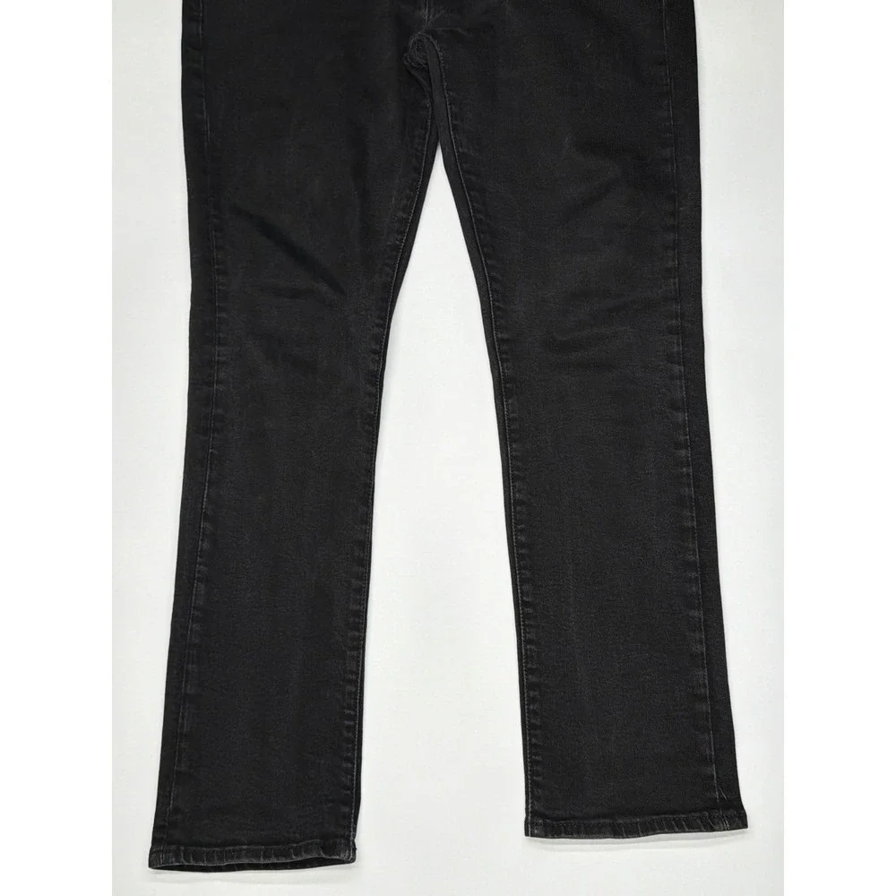 Levis own piece